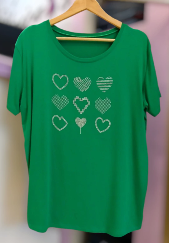 Remera 9 corazones